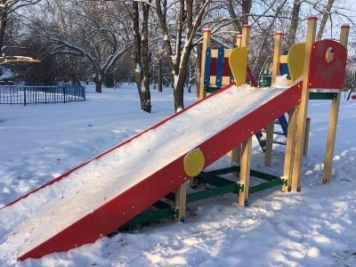 Зимові ігрові гірки